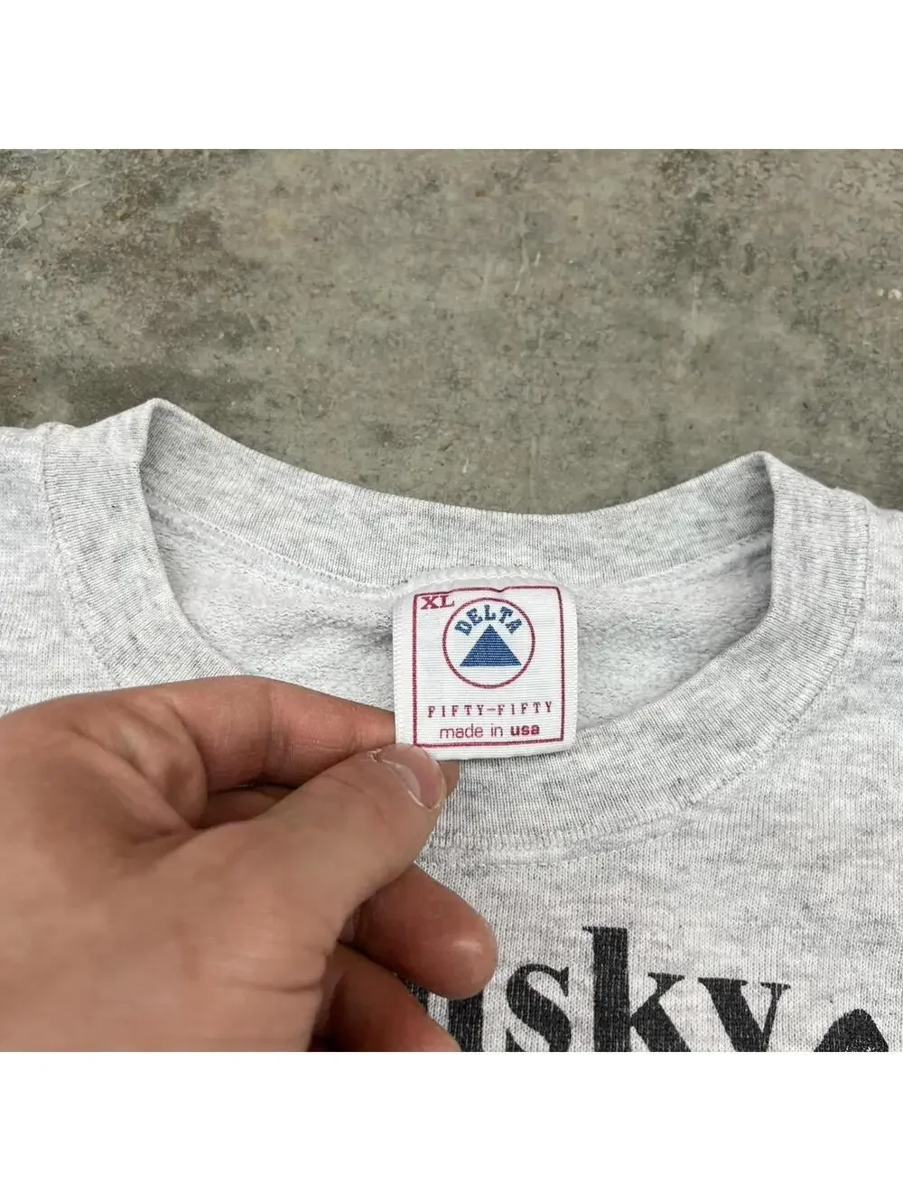 vintage huskey dog nature animal made in usa grey crewneck size xl